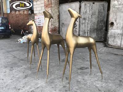 园林草地不锈钢动物雕塑摆件 户外小鹿雕塑 景观小鹿 金色灵鹿雕塑价格